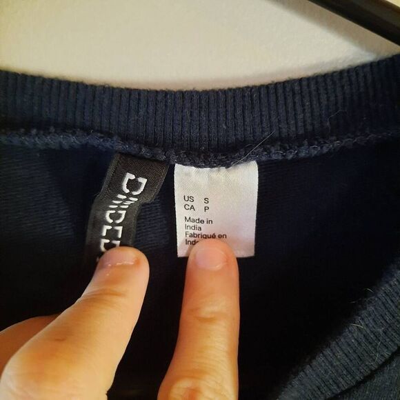 H&M Crewneck Sweatshirt - Picture 2 of 3